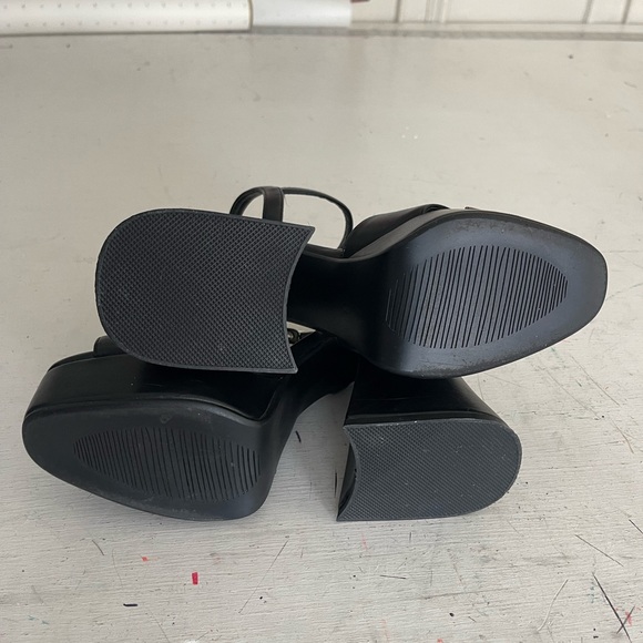 LAMODA flared heel platform sandal in black, size: 6 - Picture 4 of 9